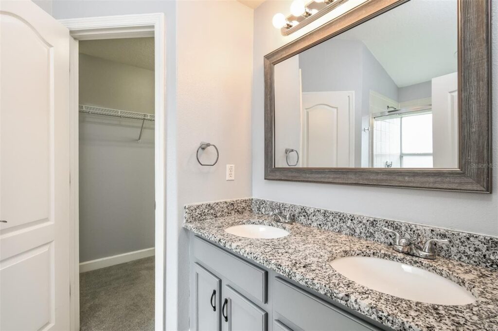 Bathroom before renovation