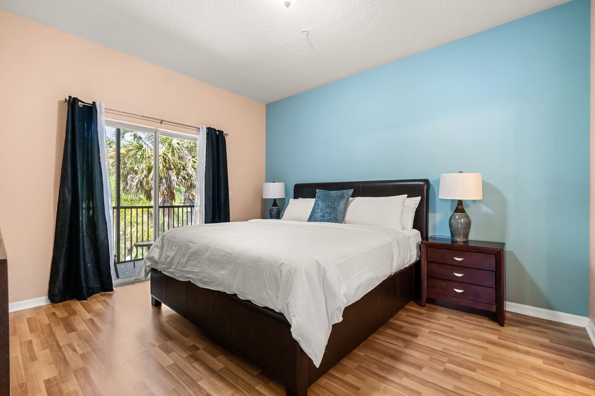 Kissimmee Luxury Villa — grand exterior