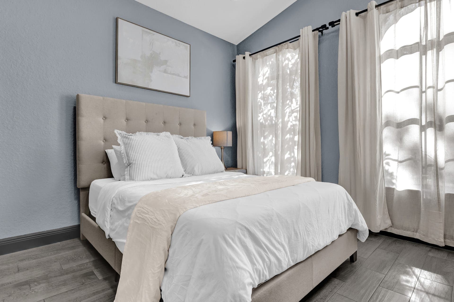 Kissimmee Luxury Villa — gourmet kitchen