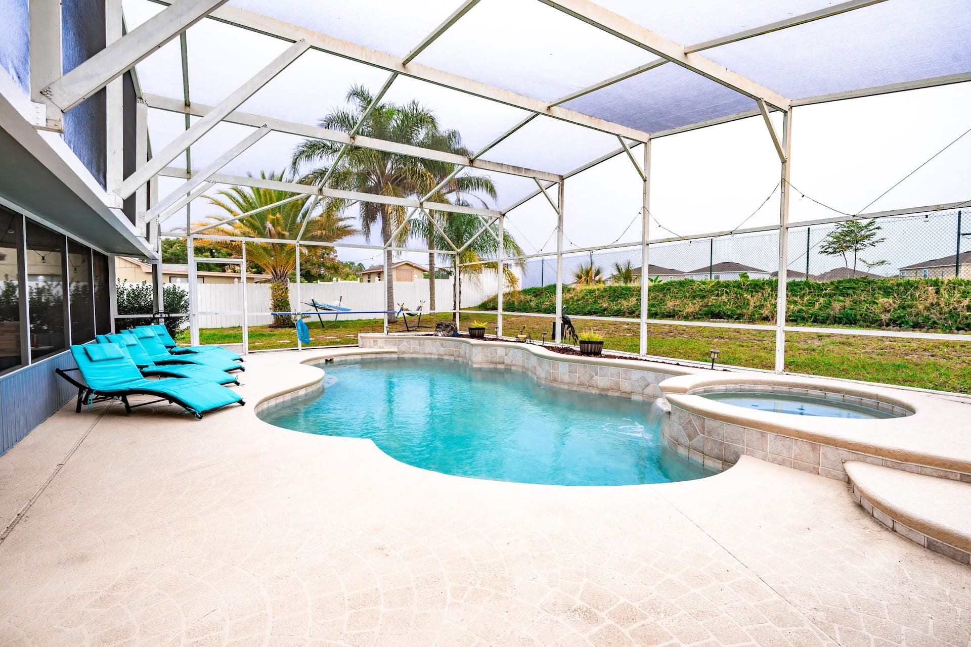 Kissimmee Luxury Villa — gourmet kitchen