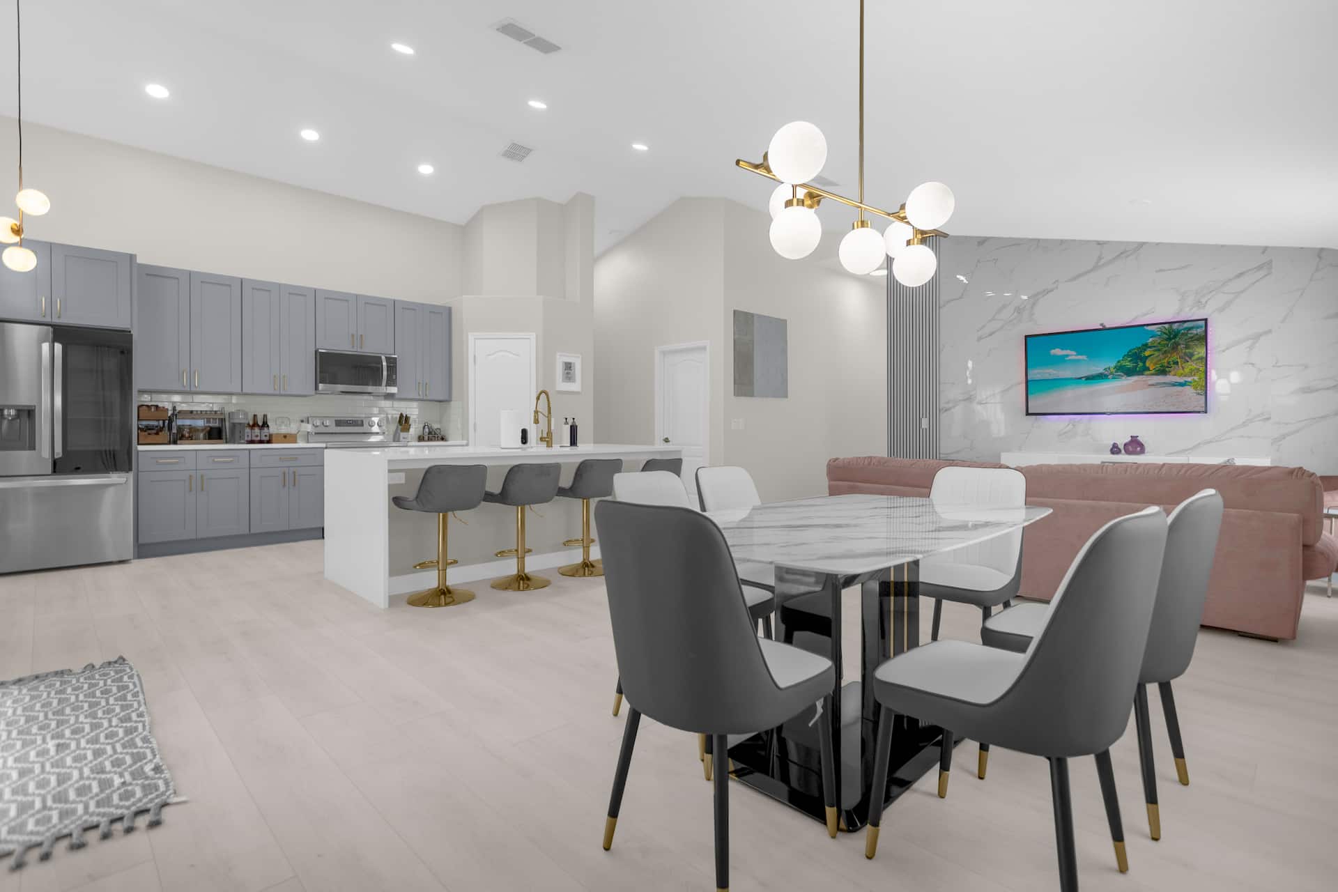 Davenport Pool House — master bedroom