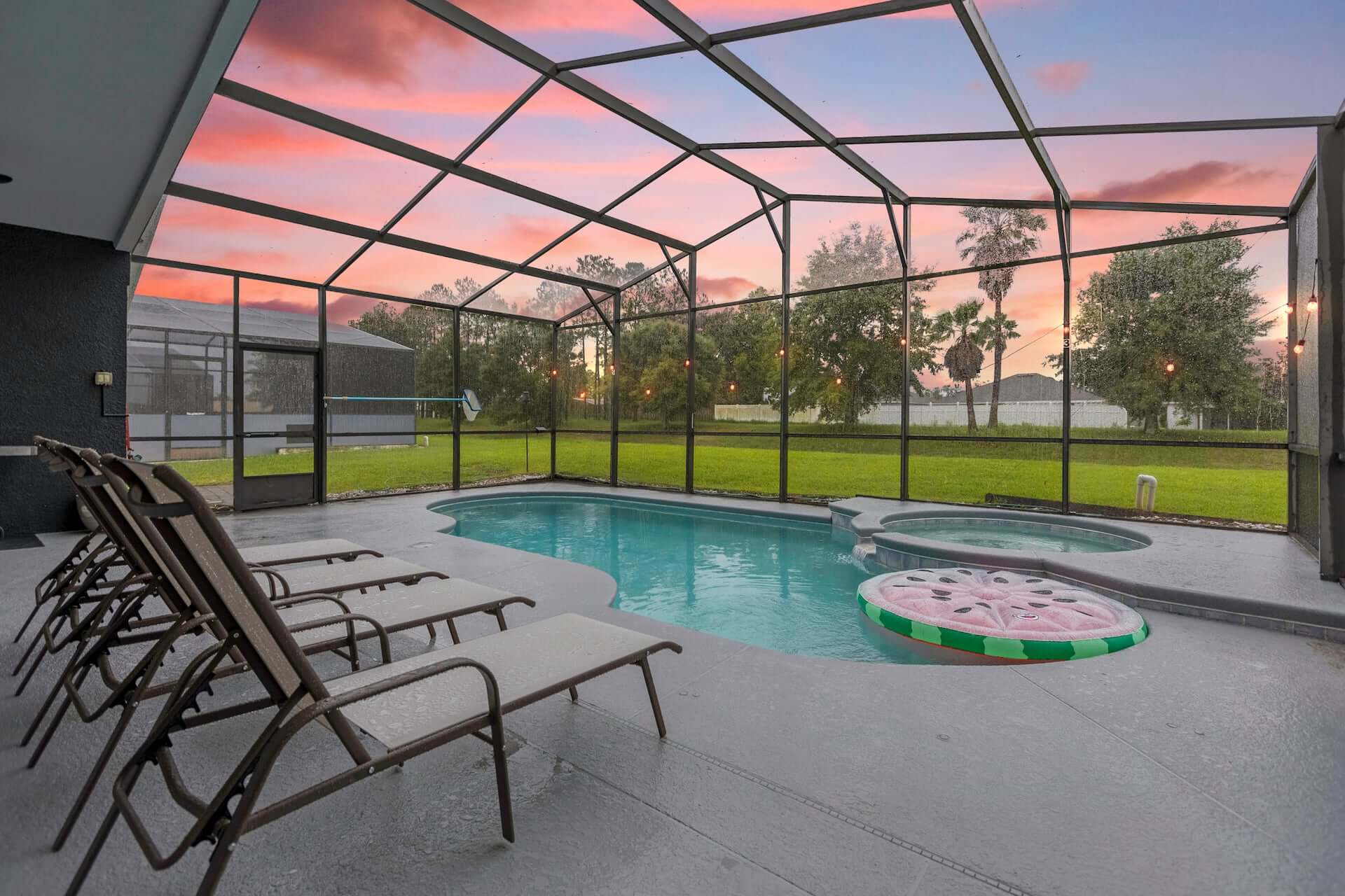 Davenport Pool House — fully equipped kitchen