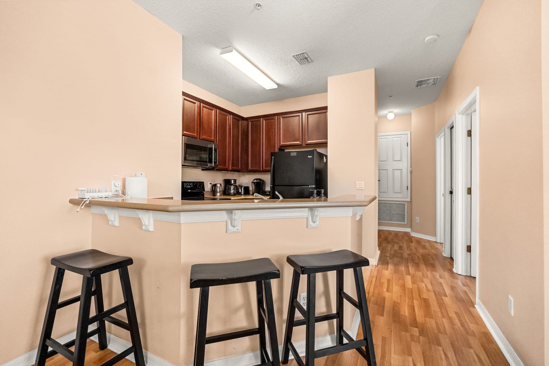 WARM & SUNNY CONDO — photo 7