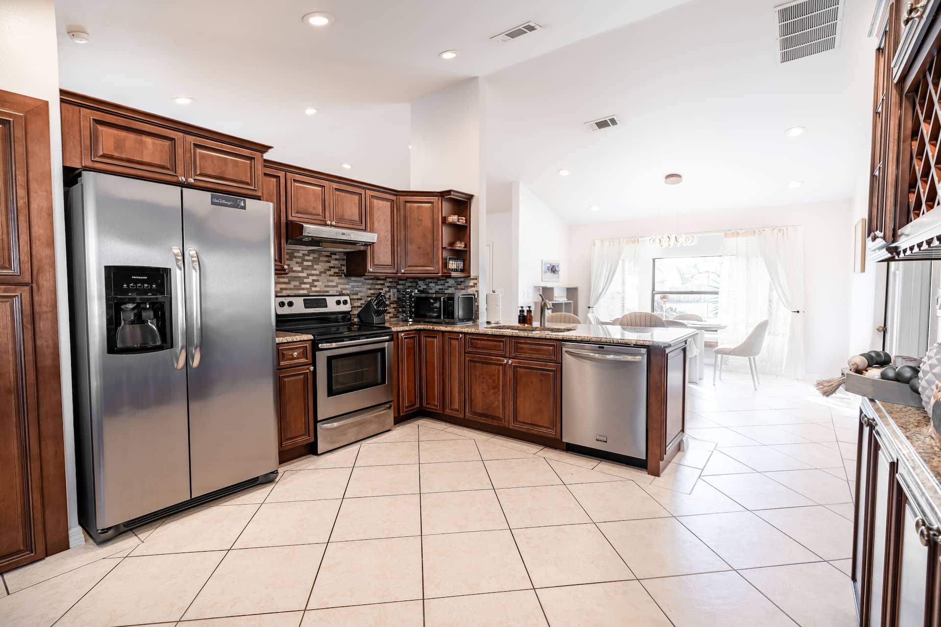 SUNSHINE VILLA — photo 9